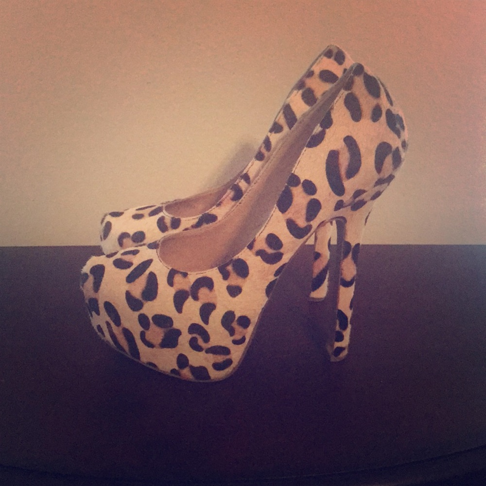 Steve Madden Leopard Pump